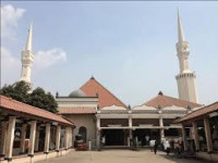 Masjid Jami luar batang; destinasi wisata cagar budaya kota lama jakarta